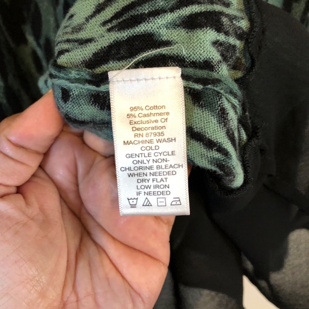 Lori Goldstein {LOGO} | Green cheetah sweater - Picture 5 of 6